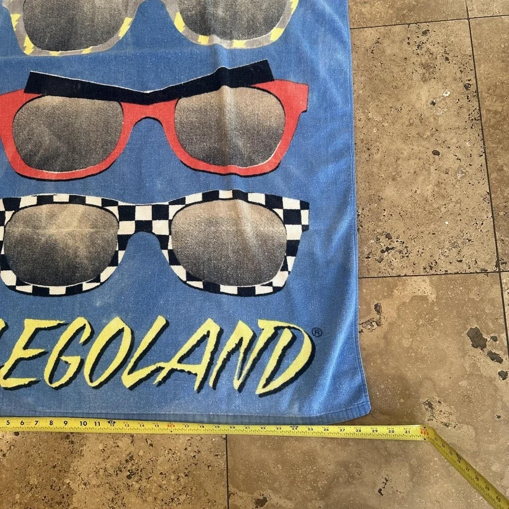 2012 Legoland Beach Towel 28x50 Blue Sunglasses Print Cotton LEGO Summer Retro